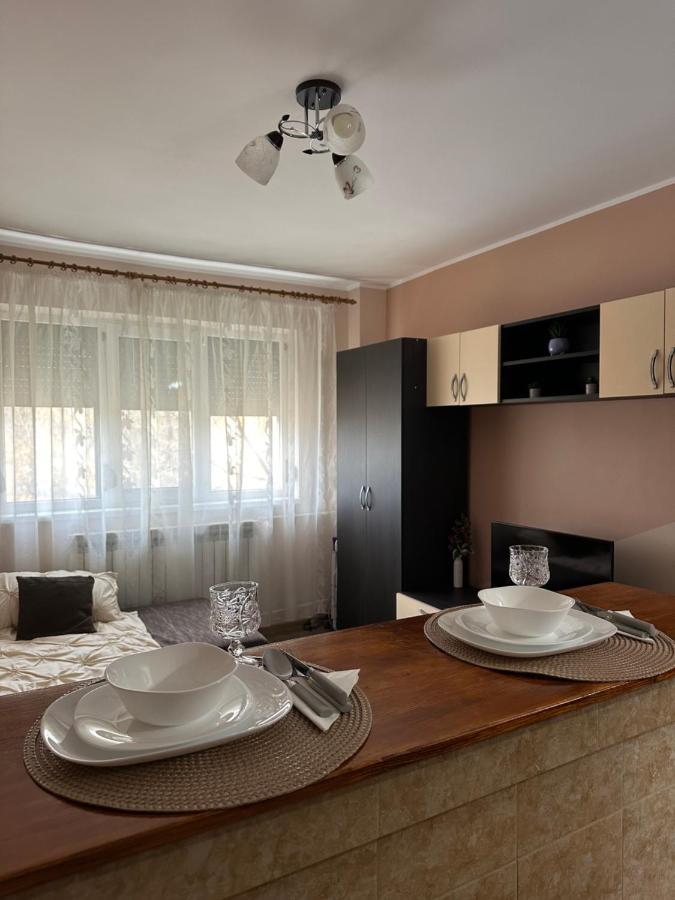 Cozy Apartament Galaţi Exteriör bild