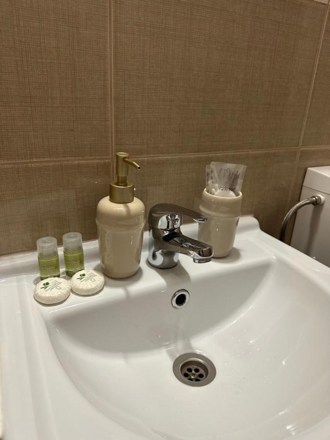 Cozy Apartament Galaţi Exteriör bild