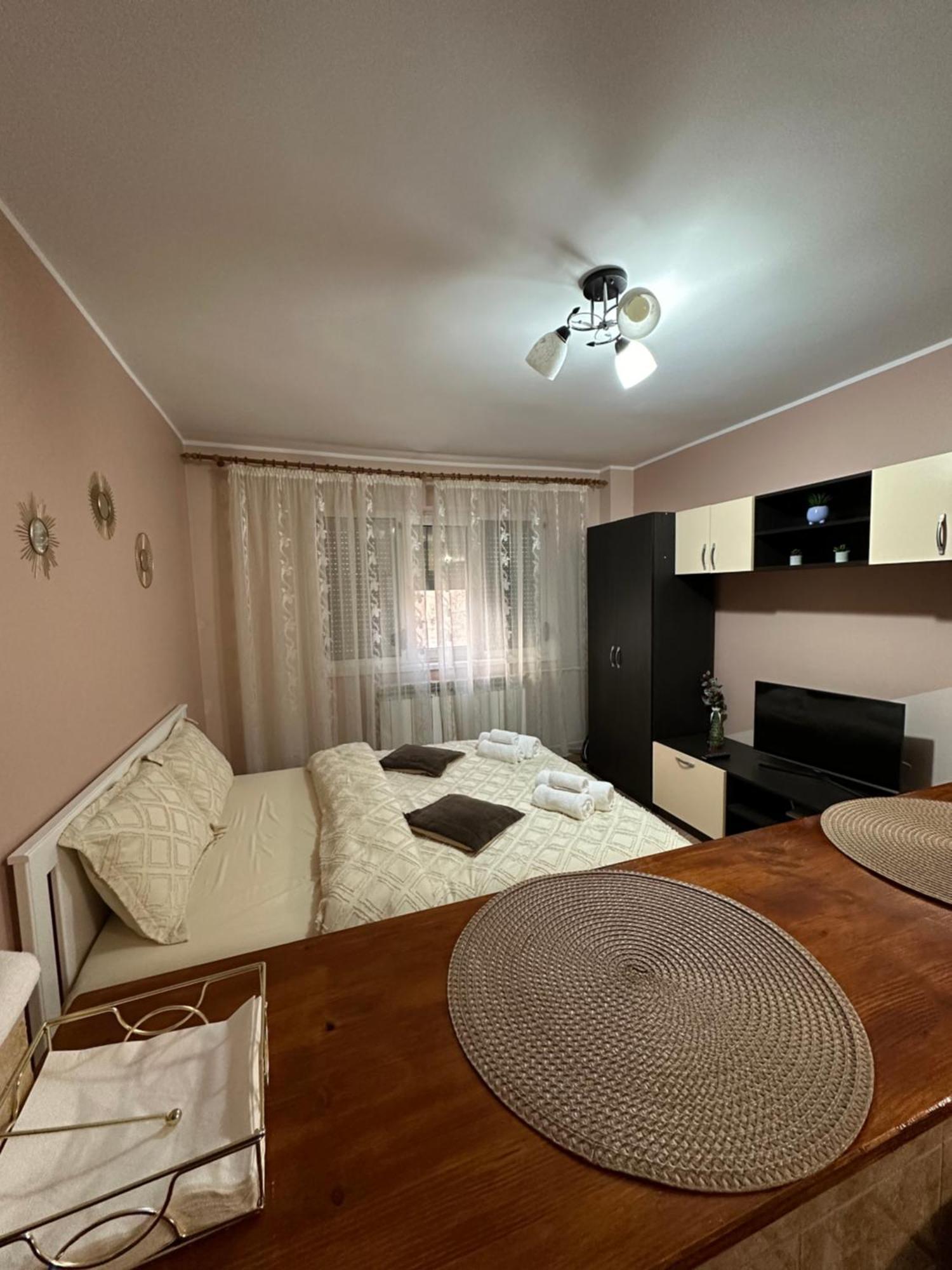 Cozy Apartament Galaţi Exteriör bild