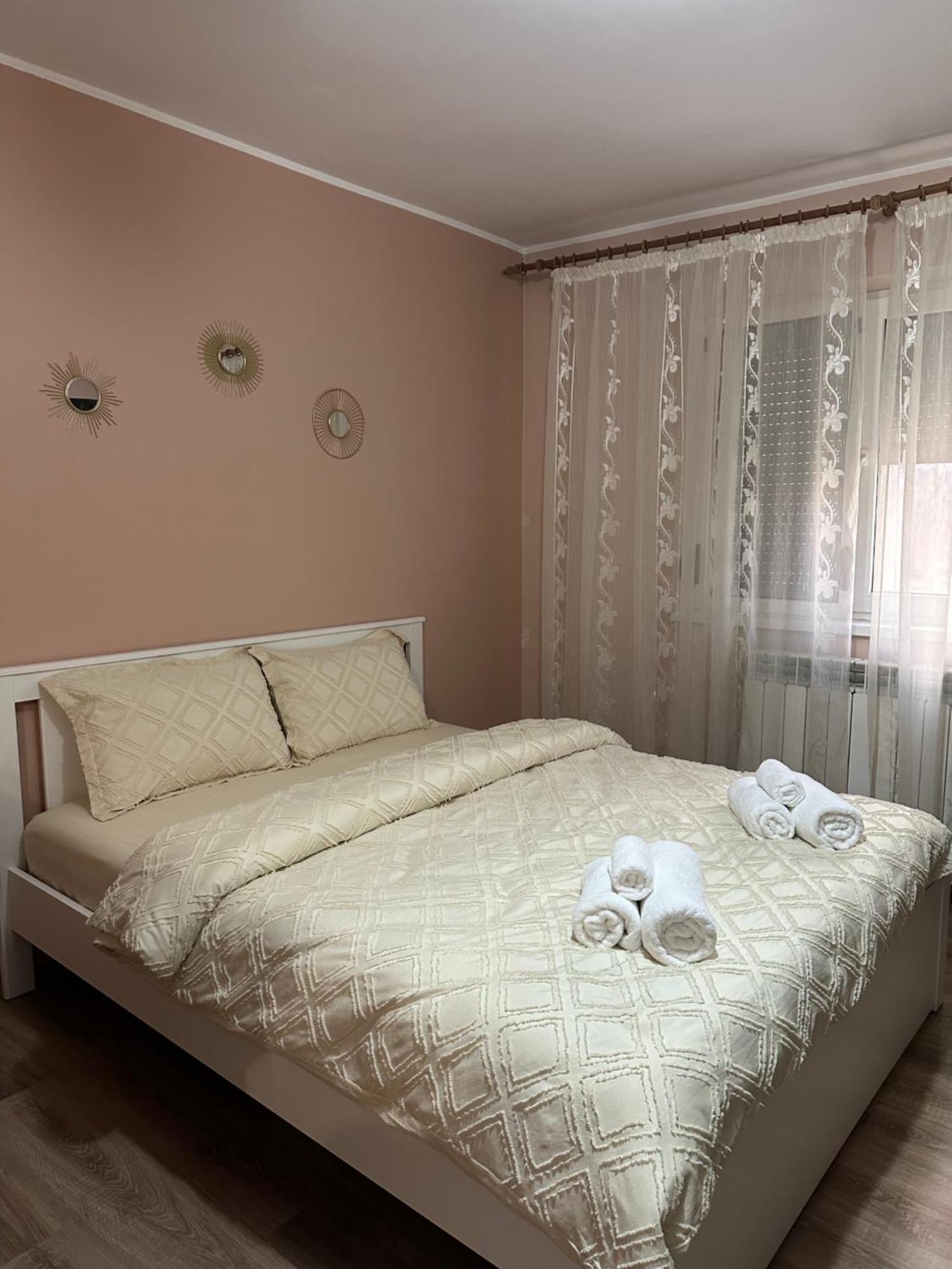 Cozy Apartament Galaţi Exteriör bild
